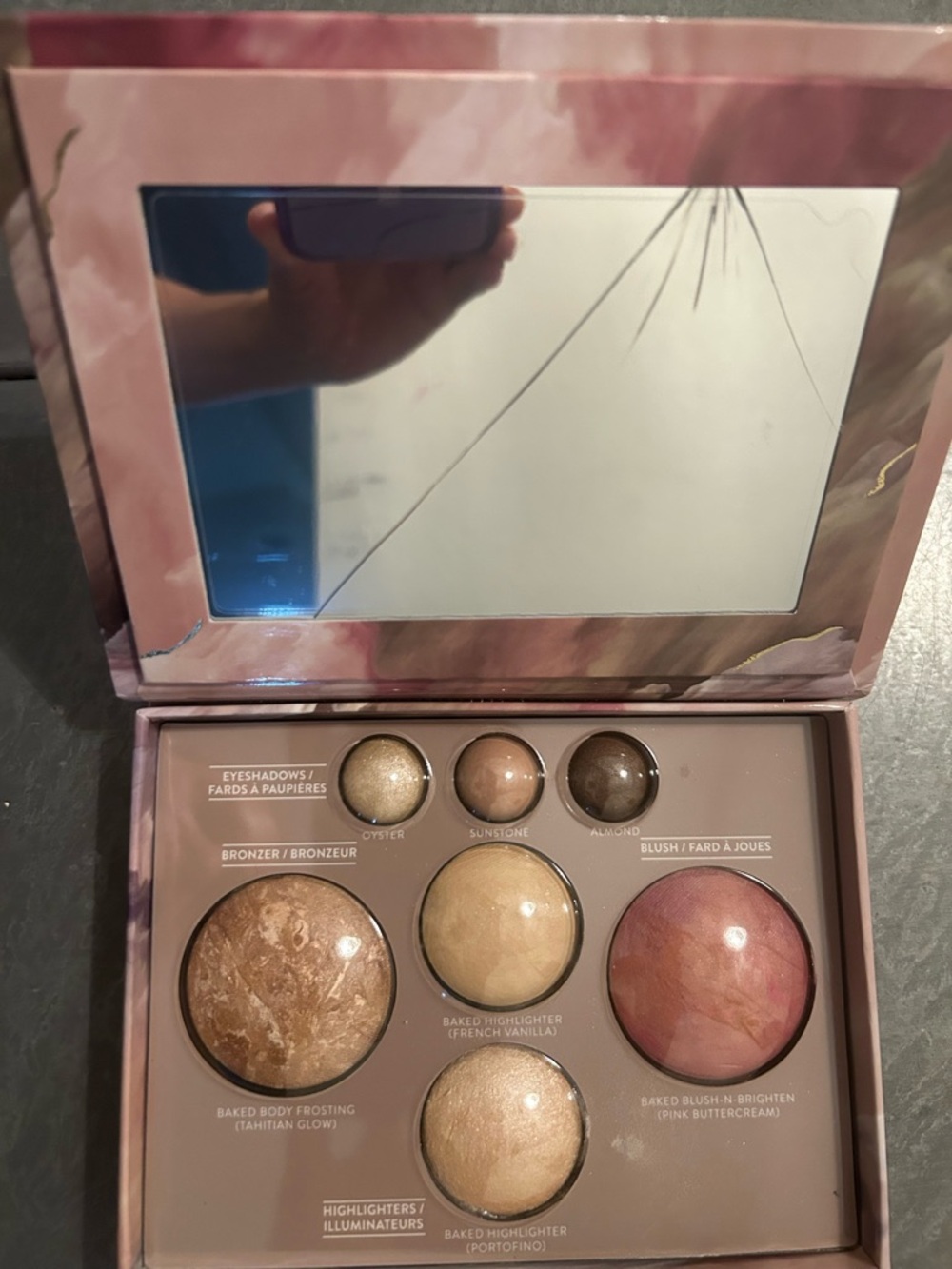 Laura Geller Baked Face Palette. New with CRACKED MIRROR